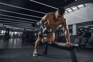 Single-arm rows. (Image credits: Freepik)